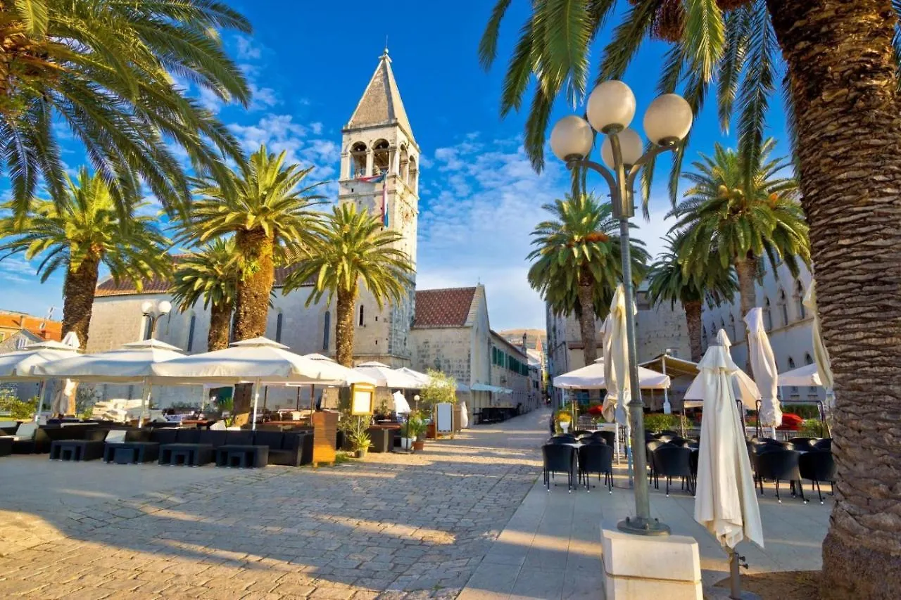 Apartment In Trogir With Sea View, Terrace, Air Conditioning, Wifi 4328-6 0*,  Croácia
